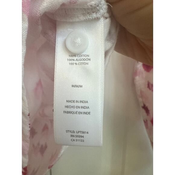 Beach Lunch LoungeWhite with Pink Abstract Heart/V Shape Pattern Button Down Top - Picture 6 of 8